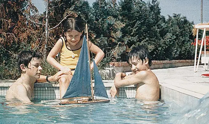 1966 Familienunternehmen Desjoyaux Pools